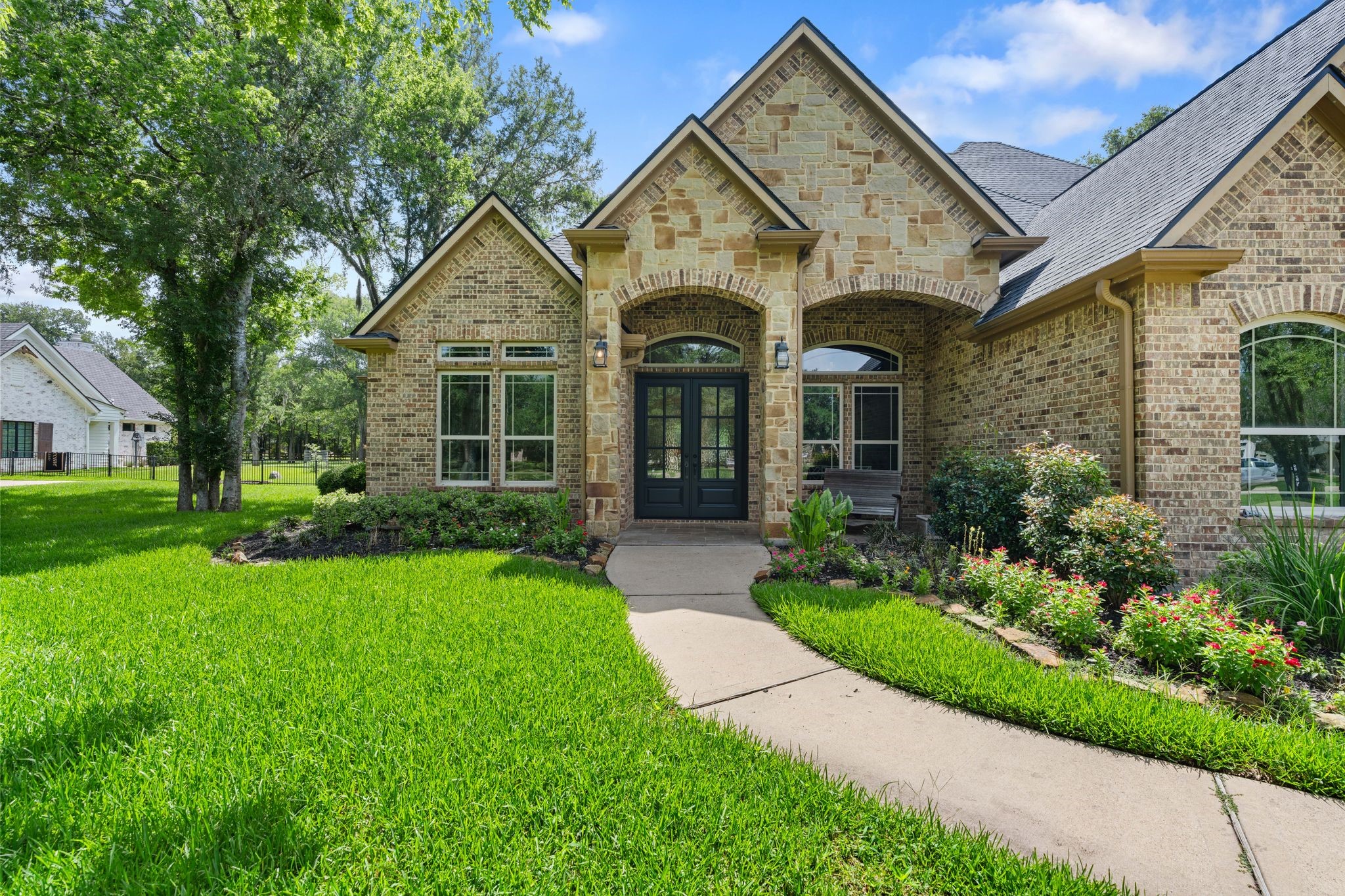  3422 Woodbine Drive - 物件實景