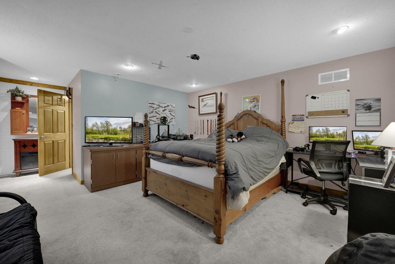 Granville, Ohio, 43023, United States, 5 Bedrooms Bedrooms, ,3 BathroomsBathrooms,Residential,For Sale,1970810