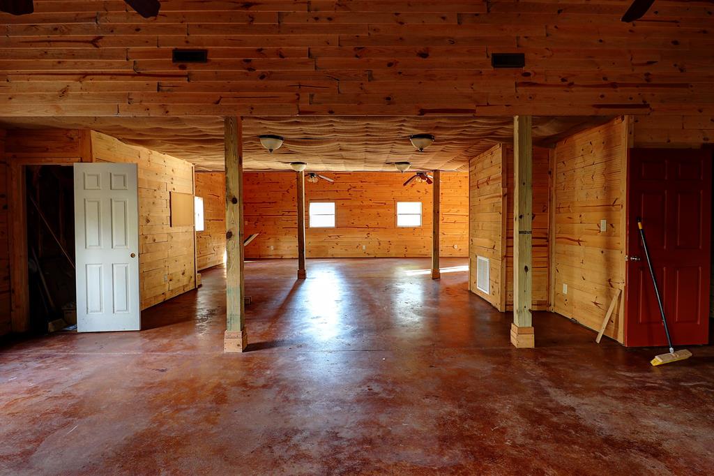 Headland, Alabama, 36345, United States, 5 Bedrooms Bedrooms, ,2 BathroomsBathrooms,Residential,For Sale,1991013