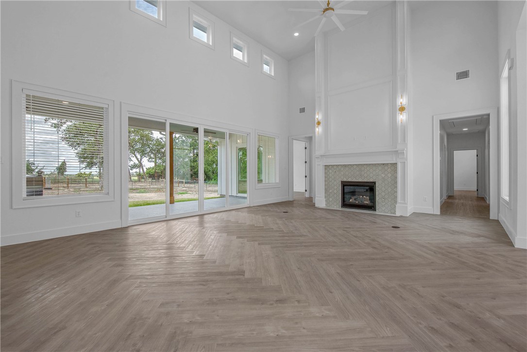 Franklin, Texas, 77856, United States, 4 Bedrooms Bedrooms, ,4 BathroomsBathrooms,Residential,For Sale,1920948