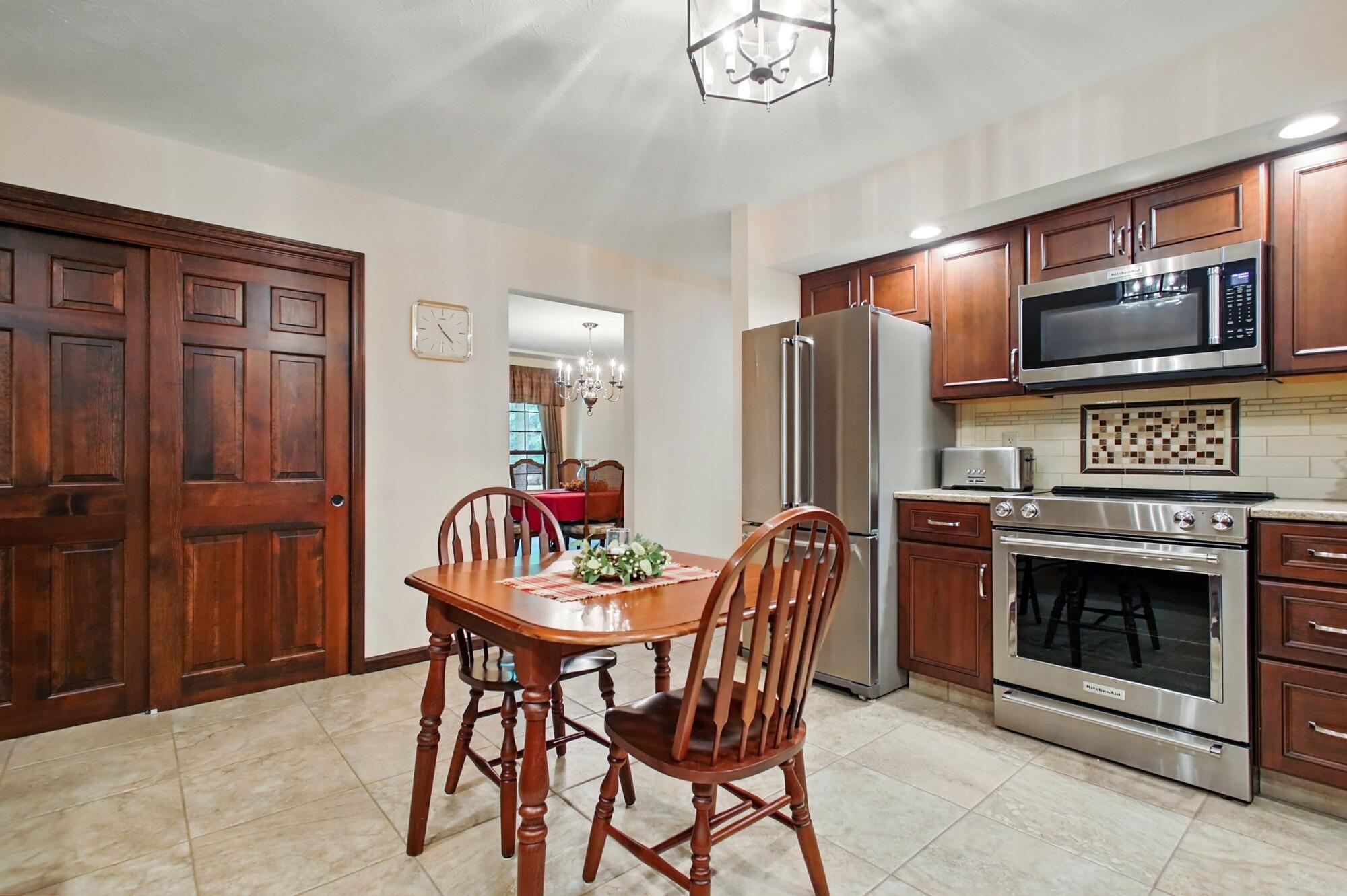 Springfield, Ohio, 45504, United States, 4 Bedrooms Bedrooms, ,3 BathroomsBathrooms,Residential,For Sale,1927340