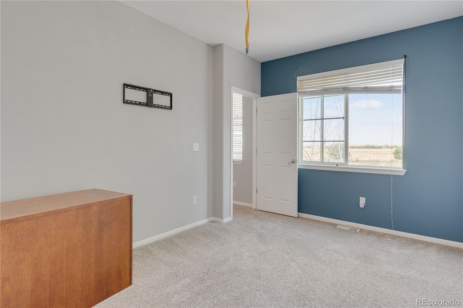 Aurora, Colorado, 80018, United States, 5 Bedrooms Bedrooms, ,3 BathroomsBathrooms,Residential,For Sale,1912171
