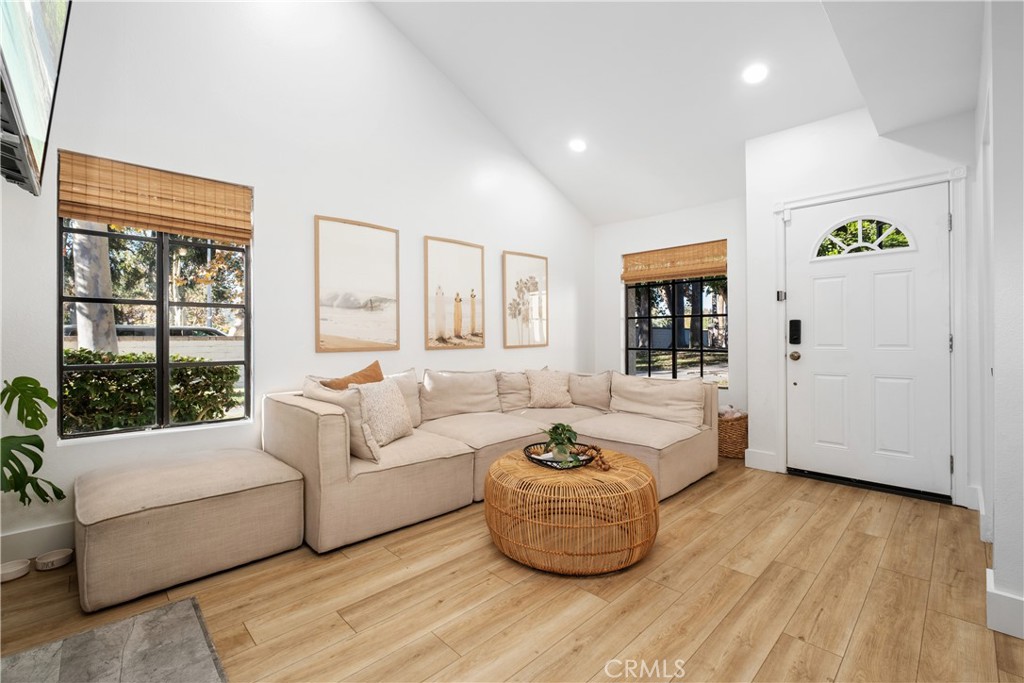 San Juan Capistrano, California, 92675, United States, 2 Bedrooms Bedrooms, ,3 BathroomsBathrooms,Residential,For Sale,1991096