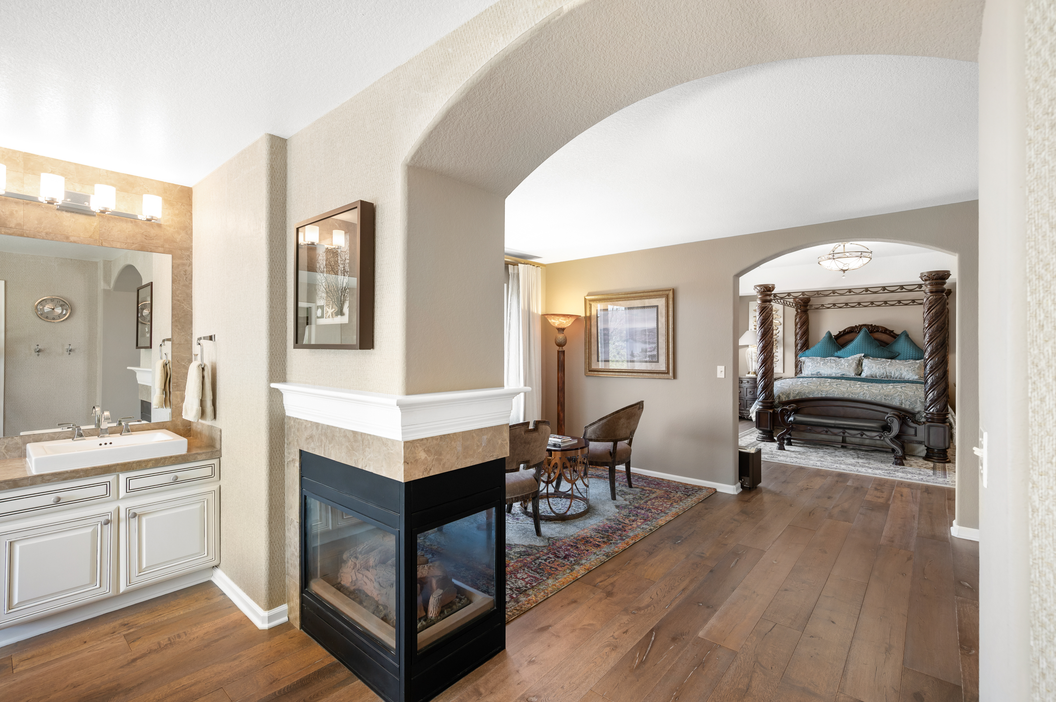  Luxury And Elegance Greet You At Every Turn In This Beautiful Home - 物件實景