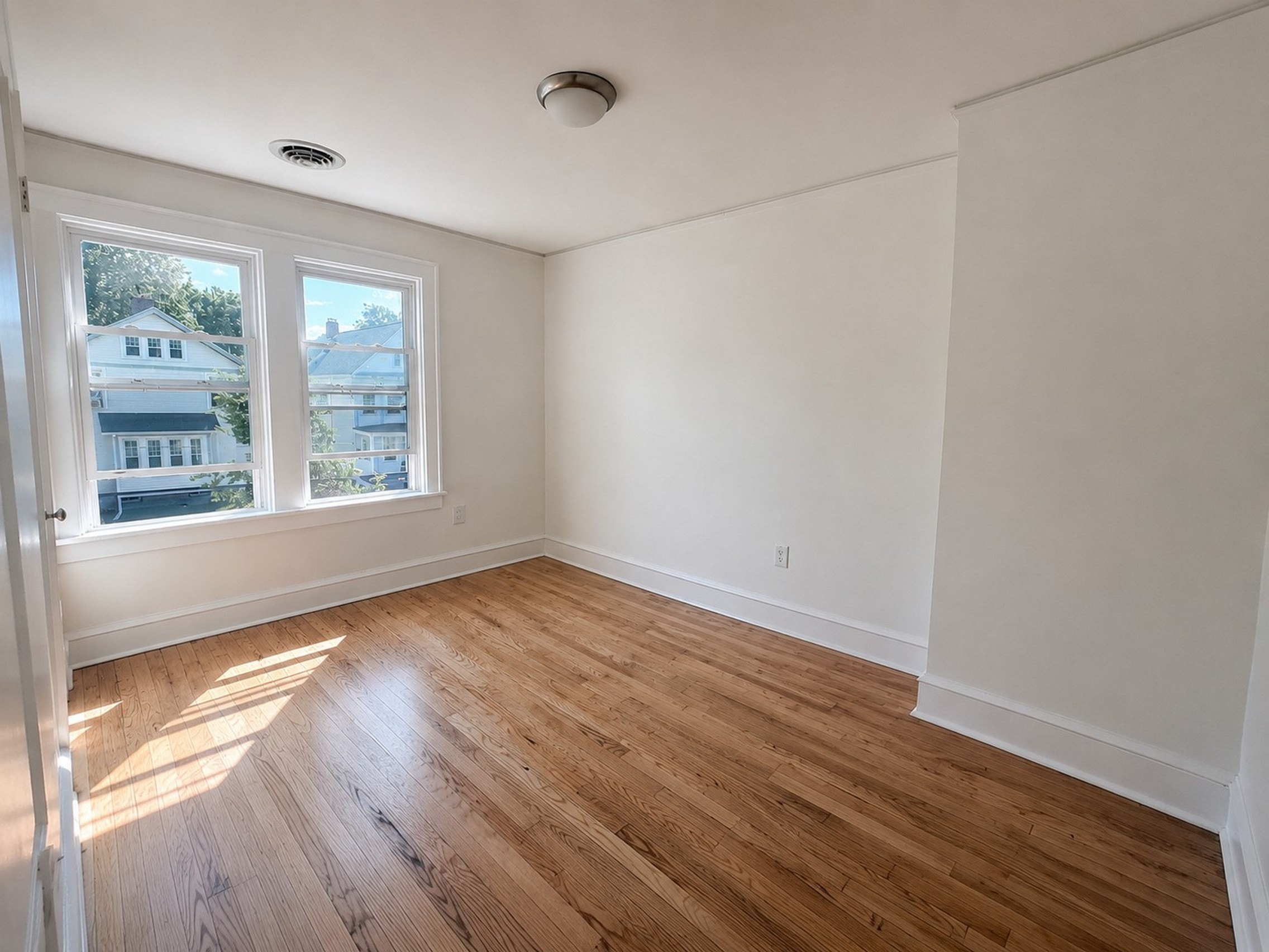  691 Myrtle Avenue, Albany, NY, 12208 - 物件實景