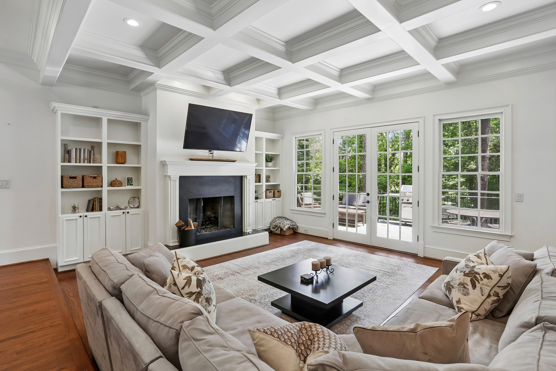  Stunning Brick Traditional in Sought-after Pine Hills - 物件實景