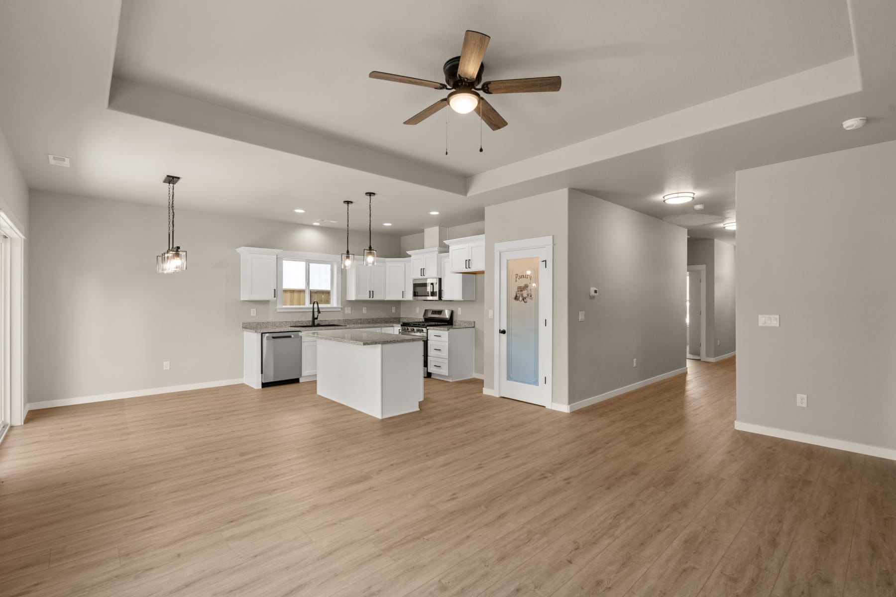  2217 Piazza Drive Medford, OR 97501 - 物件實景