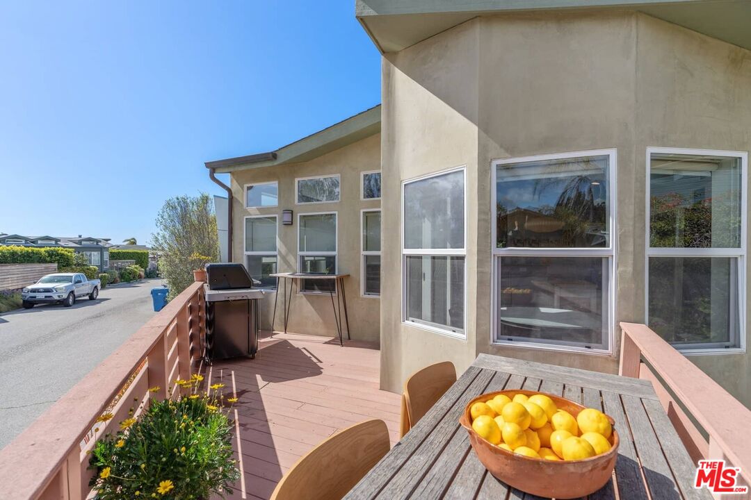Malibu, California, 90265, United States, 3 Bedrooms Bedrooms, ,2 BathroomsBathrooms,Residential,For Sale,1795303