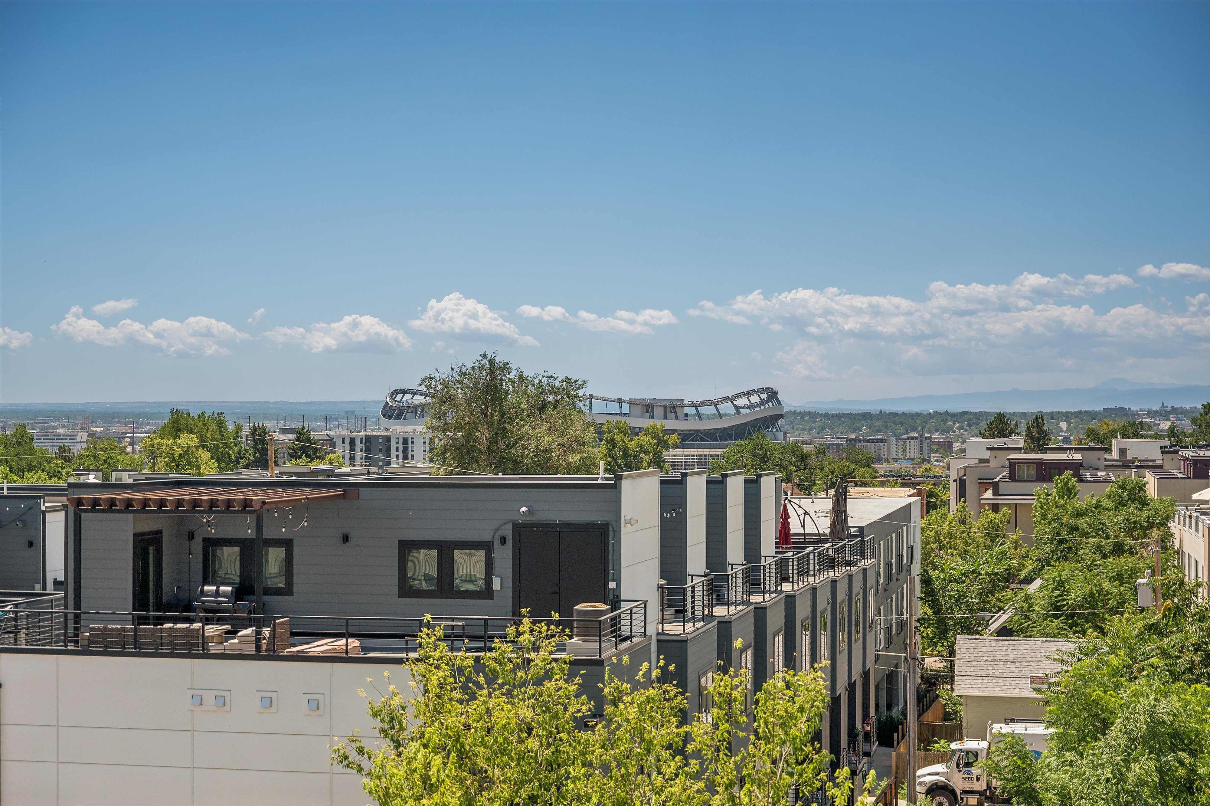 Condo Perched Above Jefferson Park with Rooftop Deck - 物件實景