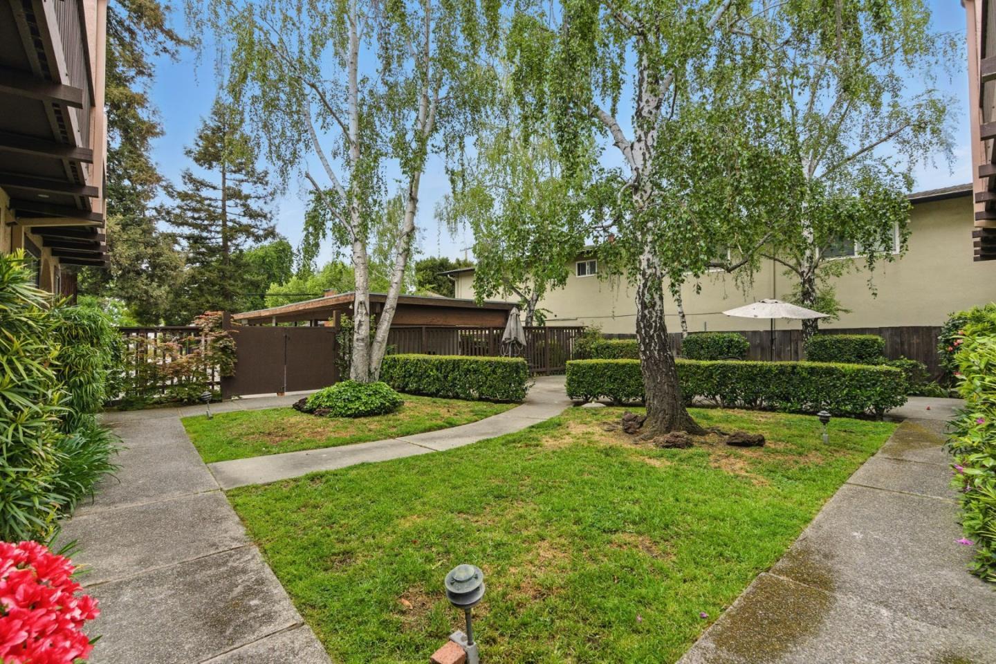 Redwood City, California, 94061, United States, 2 Bedrooms Bedrooms, ,2 BathroomsBathrooms,Residential,For Sale,1939349