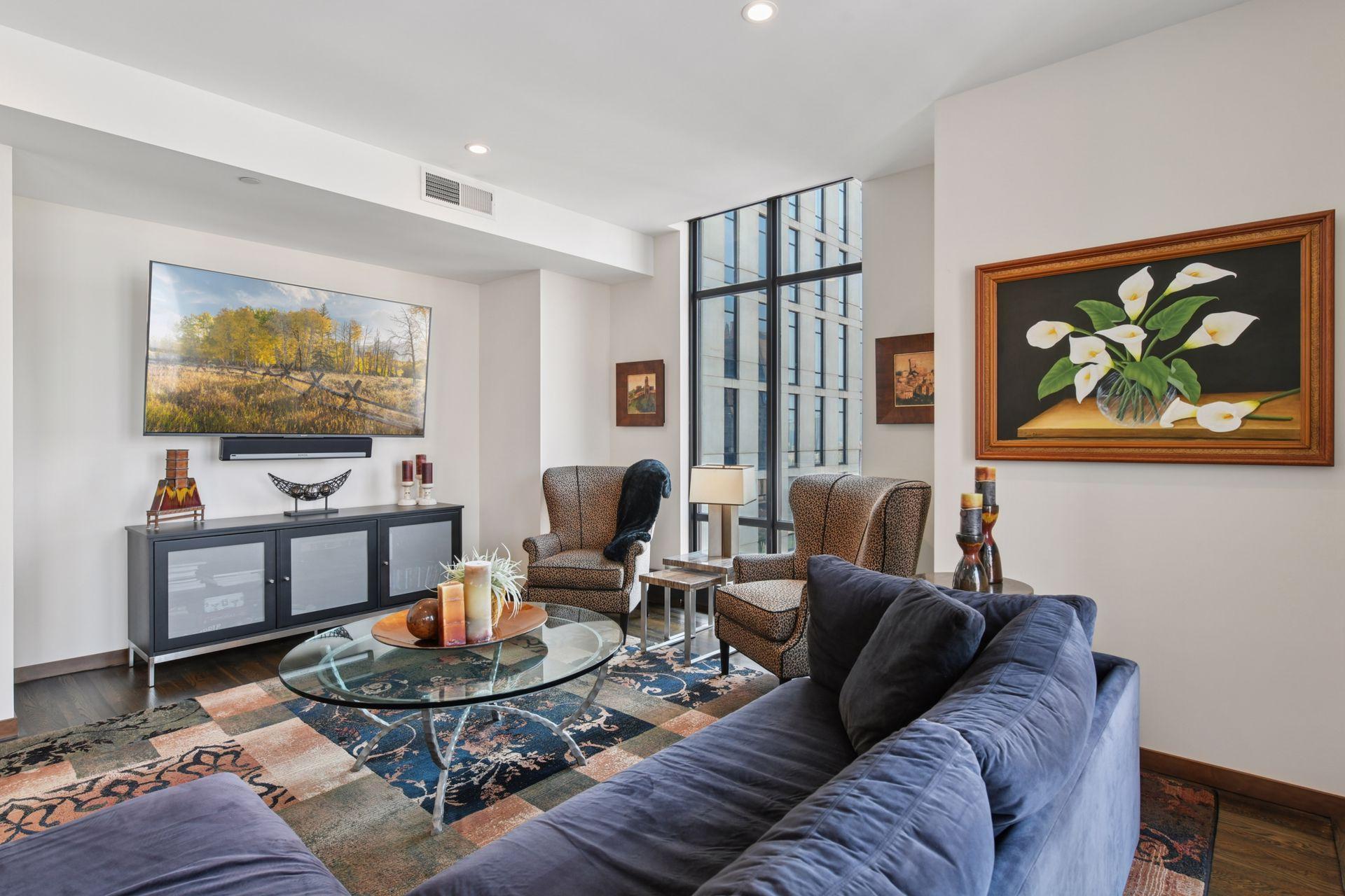 Minneapolis, Minnesota, 55403, United States, 2 Bedrooms Bedrooms, ,1 BathroomBathrooms,Residential,For Sale,1919843