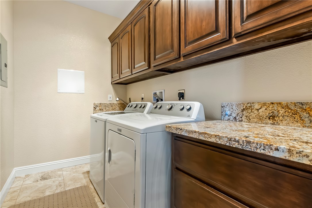 Bullhead City, Arizona, 86429, United States, 3 Bedrooms Bedrooms, ,1 BathroomBathrooms,Residential,For Sale,1948119