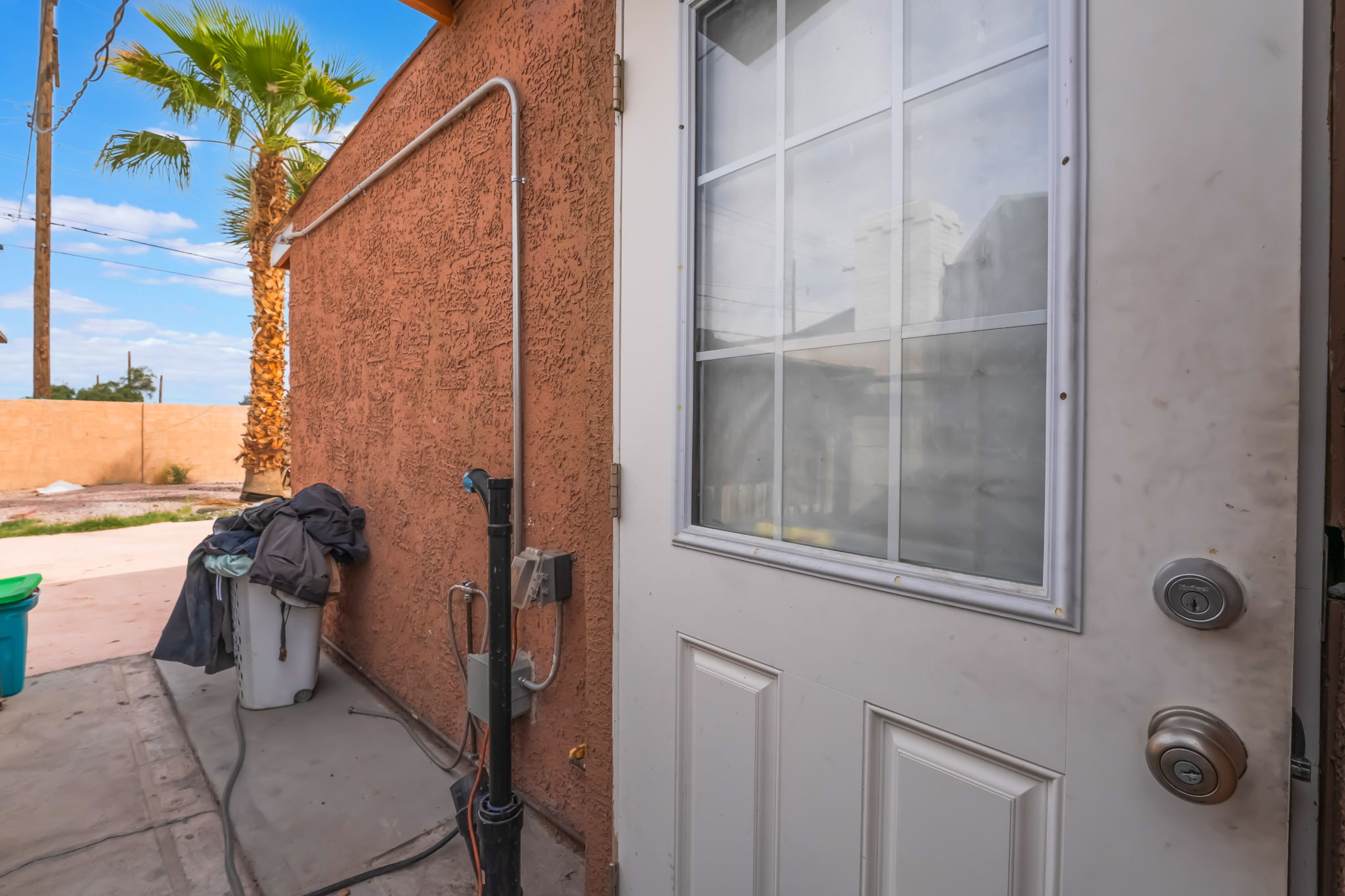 Las Vegas, Nevada, 89104, United States, 4 Bedrooms Bedrooms, ,2 BathroomsBathrooms,Residential,For Sale,1924151