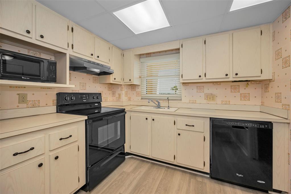 Clearwater Beach, Florida, 33767, United States, 2 Bedrooms Bedrooms, ,2 BathroomsBathrooms,Residential,For Sale,1744502