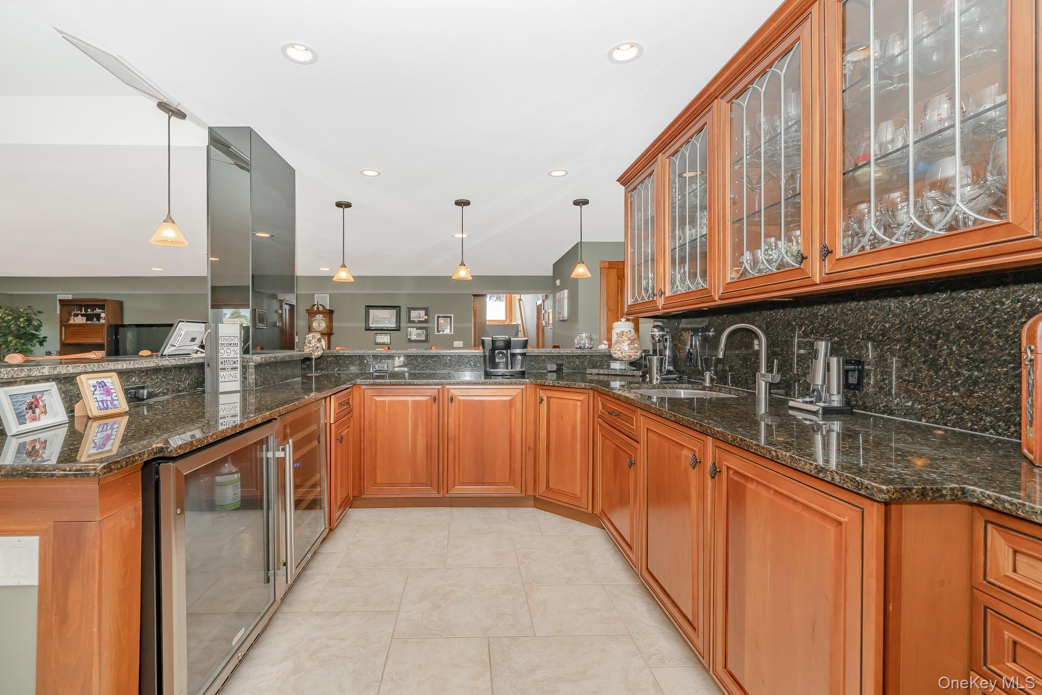 West Islip, New York, 11795, United States, 5 Bedrooms Bedrooms, ,5 BathroomsBathrooms,Residential,For Sale,1943882