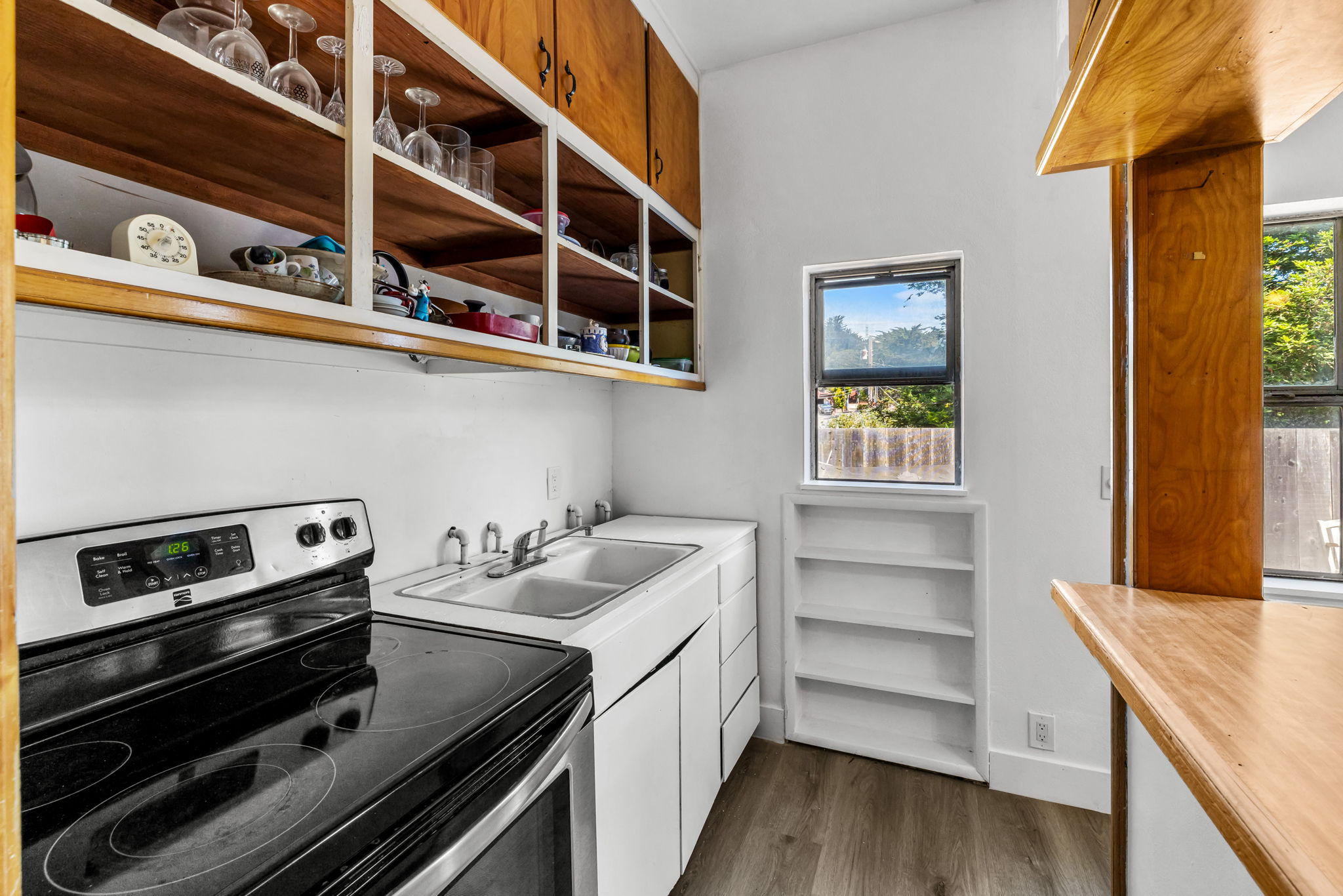 Del Rey Oaks, California, 93940, United States, 4 Bedrooms Bedrooms, ,2 BathroomsBathrooms,Residential,For Sale,1899502