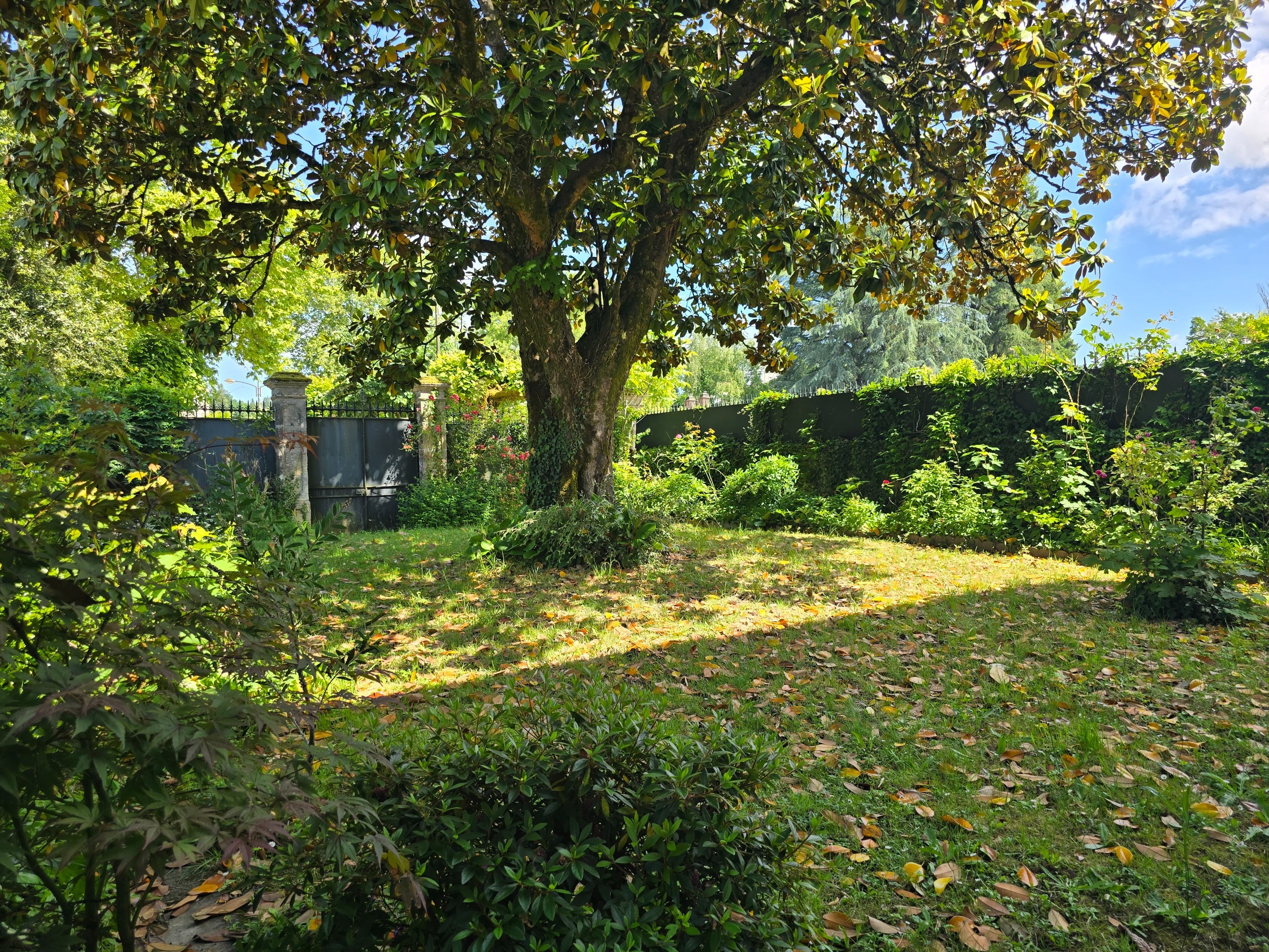  Masterful 500m² Residence with Park and Outbuilding in the Heart of the Green P… - 物件實景