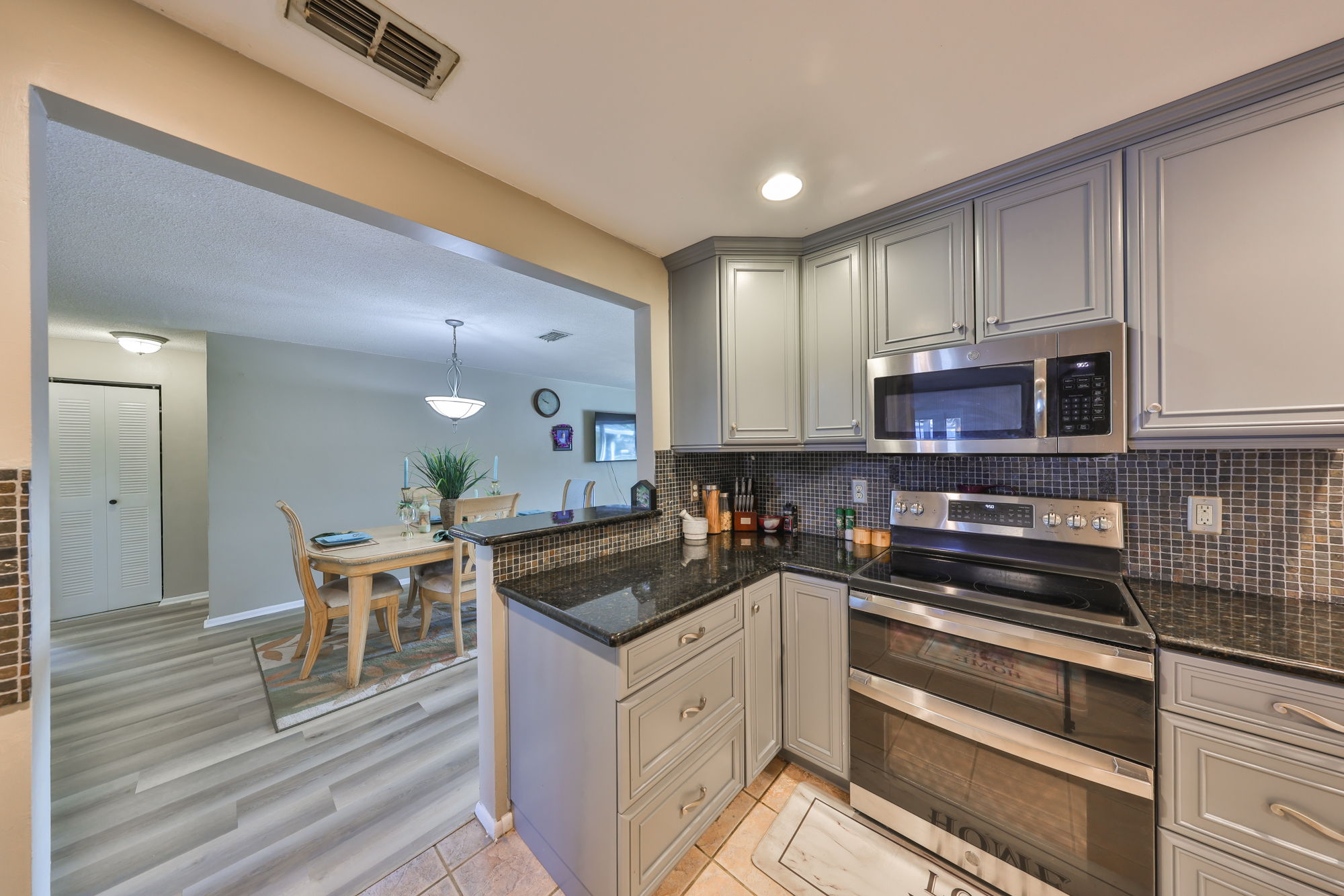 Seminole, Florida, 33772, United States, 4 Bedrooms Bedrooms, ,2 BathroomsBathrooms,Residential,For Sale,2013302