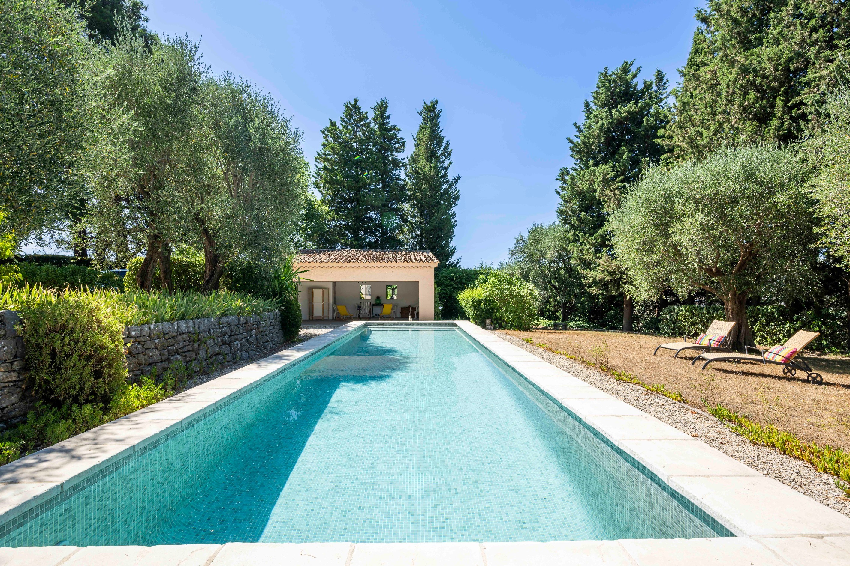  Renovated bastide with annex and swimming pool, 2 hectares in Grasse - 物件實景