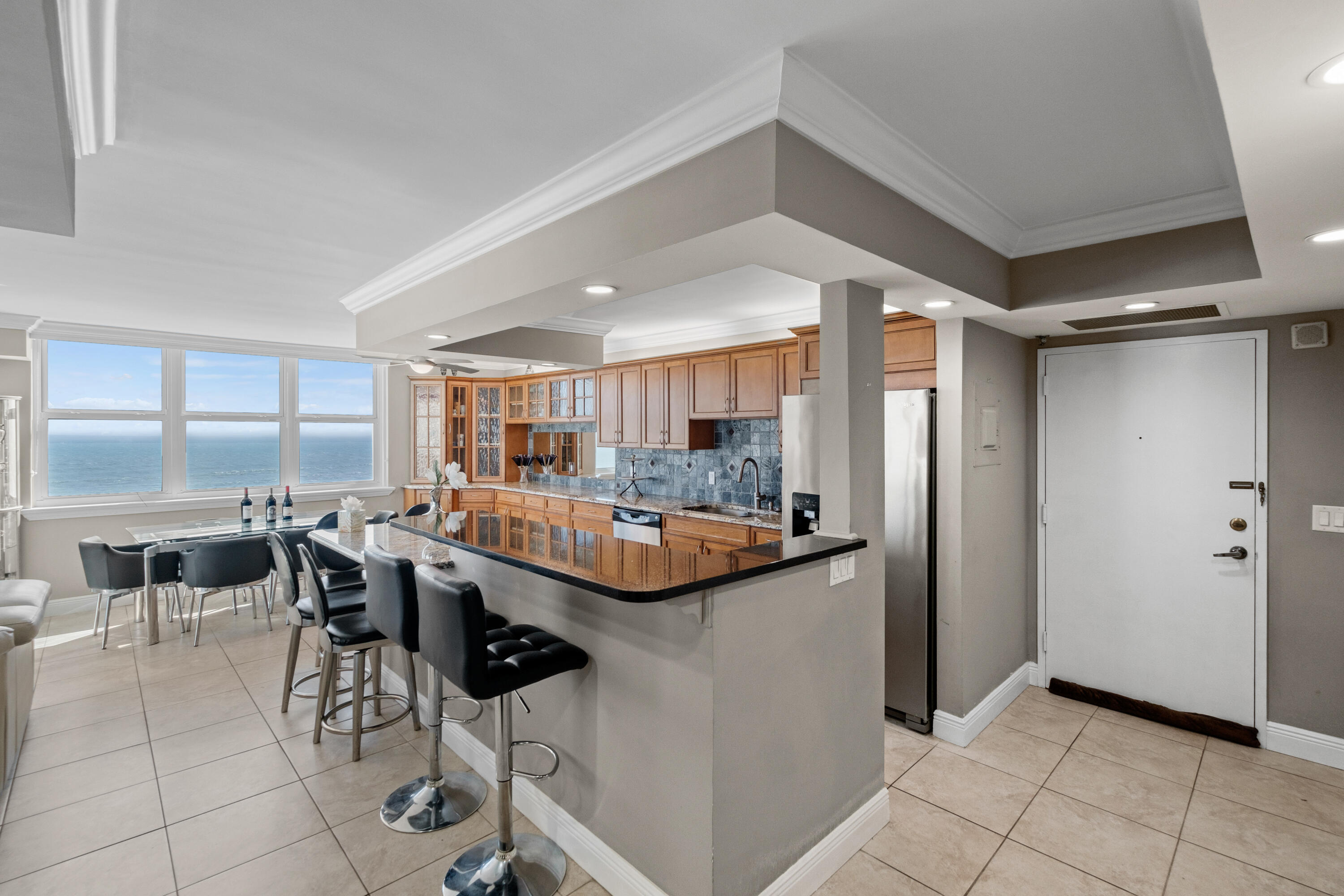 Riviera Beach, Florida, 33404, United States, 2 Bedrooms Bedrooms, ,2 BathroomsBathrooms,Residential,For Sale,1994901