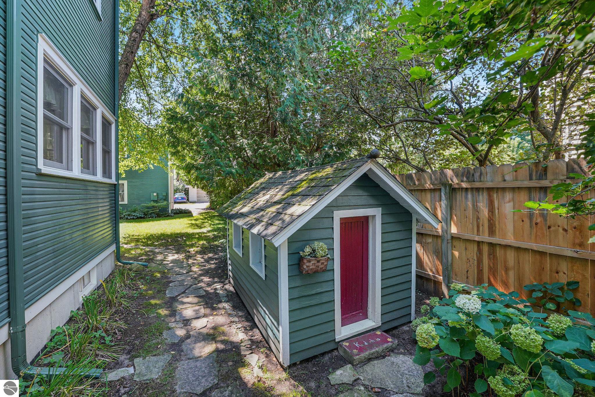 Traverse City, Michigan, 49684, United States, 3 Bedrooms Bedrooms, ,1 BathroomBathrooms,Residential,For Sale,1924144