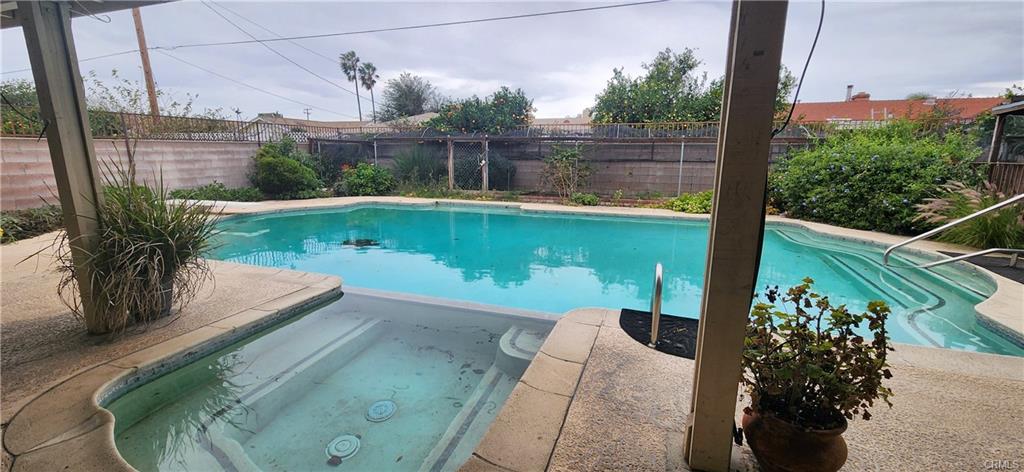 Bloomington, California, 92316, United States, 5 Bedrooms Bedrooms, ,2 BathroomsBathrooms,Residential,For Sale,2008810