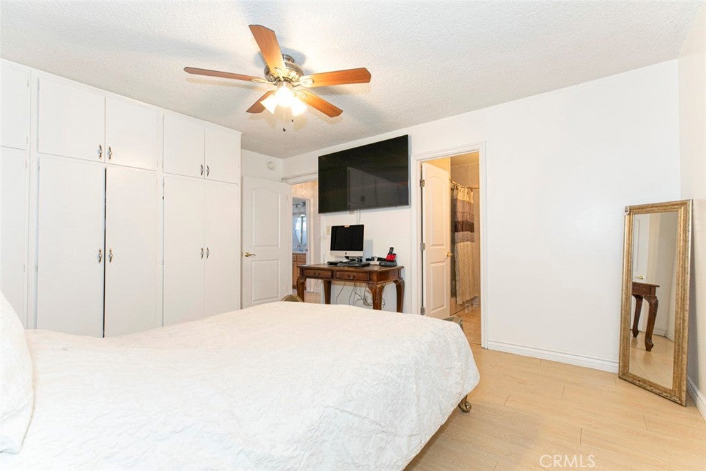 Los Angeles, California, 90027, United States, 2 Bedrooms Bedrooms, ,2 BathroomsBathrooms,Residential,For Sale,1939885