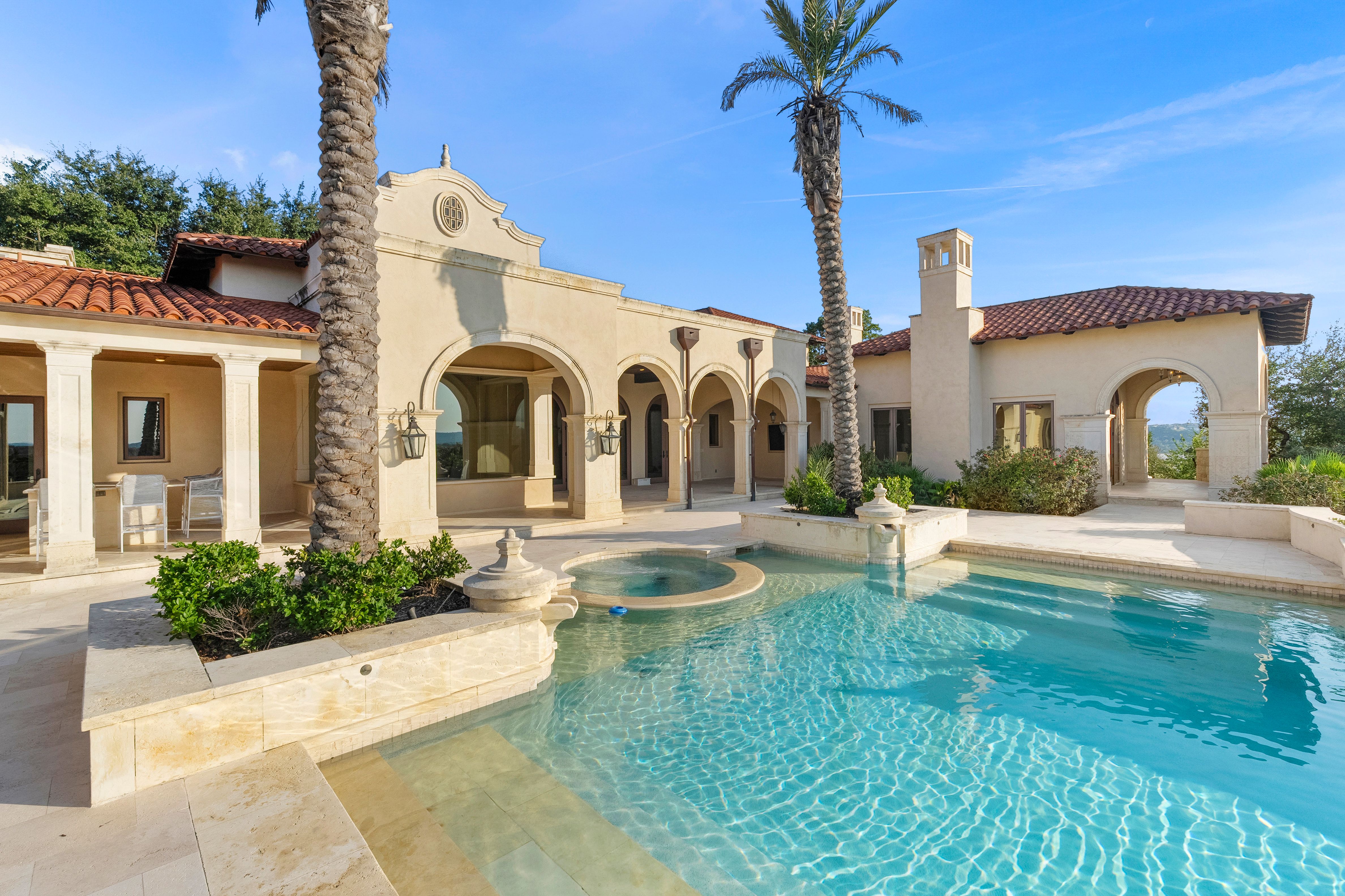  Mediterranean Style Estate in The Dominion - 物件實景