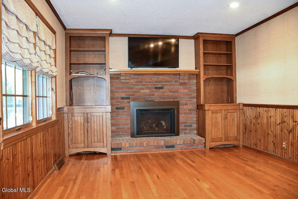 Colonie, New York, 12047, United States, 4 Bedrooms Bedrooms, ,3 BathroomsBathrooms,Residential,For Sale,1991402