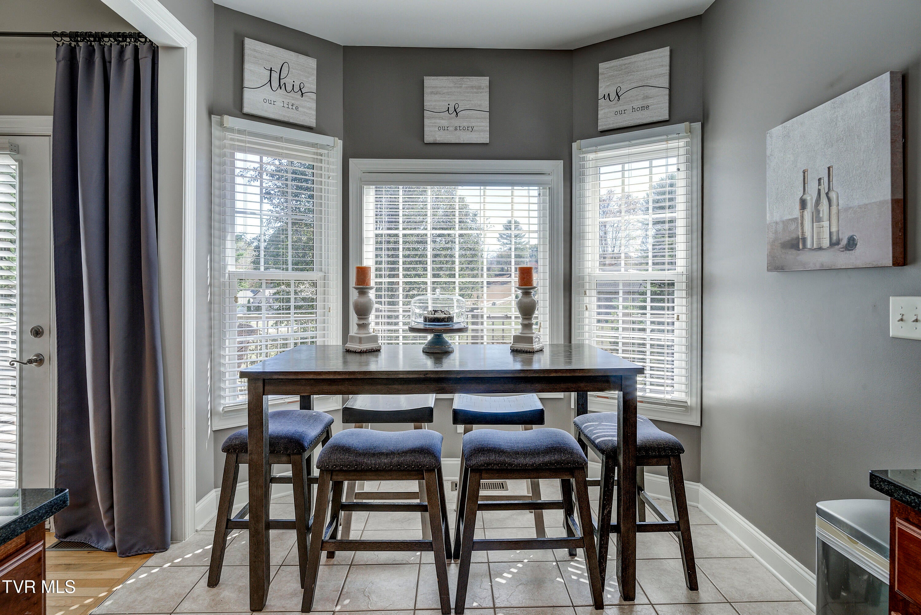 Johnson City, Tennessee, 37604, United States, 5 Bedrooms Bedrooms, ,3 BathroomsBathrooms,Residential,For Sale,1964815