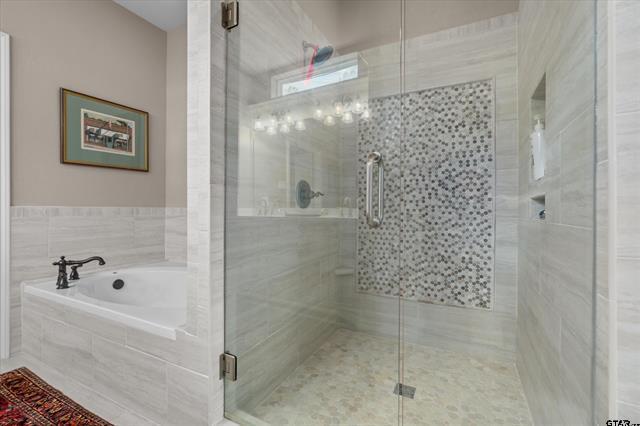Lindale, Texas, 75771, United States, 3 Bedrooms Bedrooms, ,2 BathroomsBathrooms,Residential,For Sale,2019354