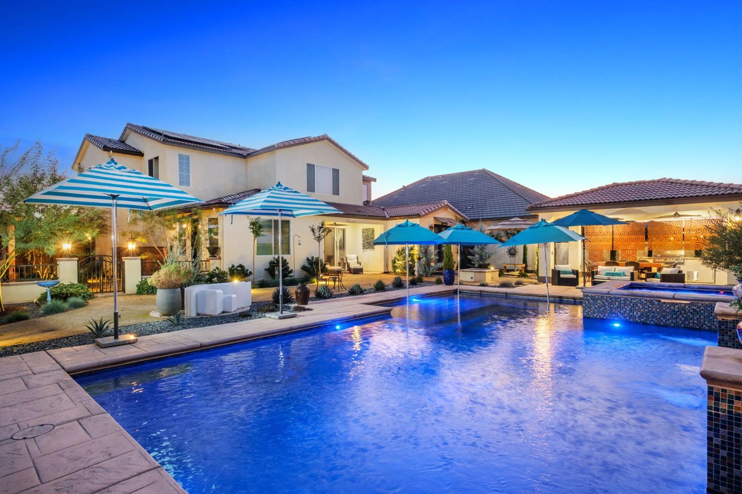 Clovis, California, 93619, United States, 6 Bedrooms Bedrooms, ,4 BathroomsBathrooms,Residential,For Sale,2005151