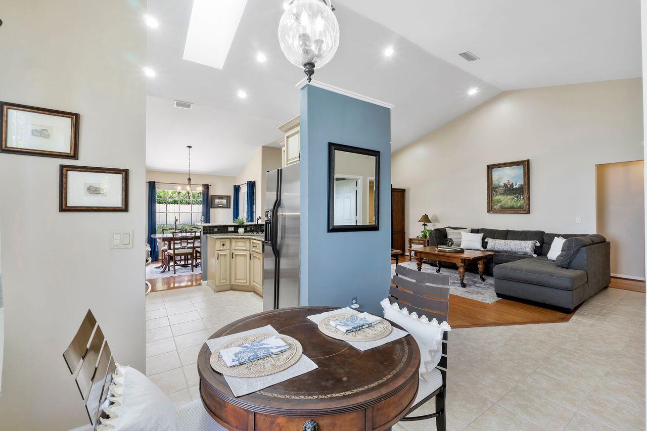Wellington, Florida, 33414, United States, 2 Bedrooms Bedrooms, ,2 BathroomsBathrooms,Residential,For Sale,1892262