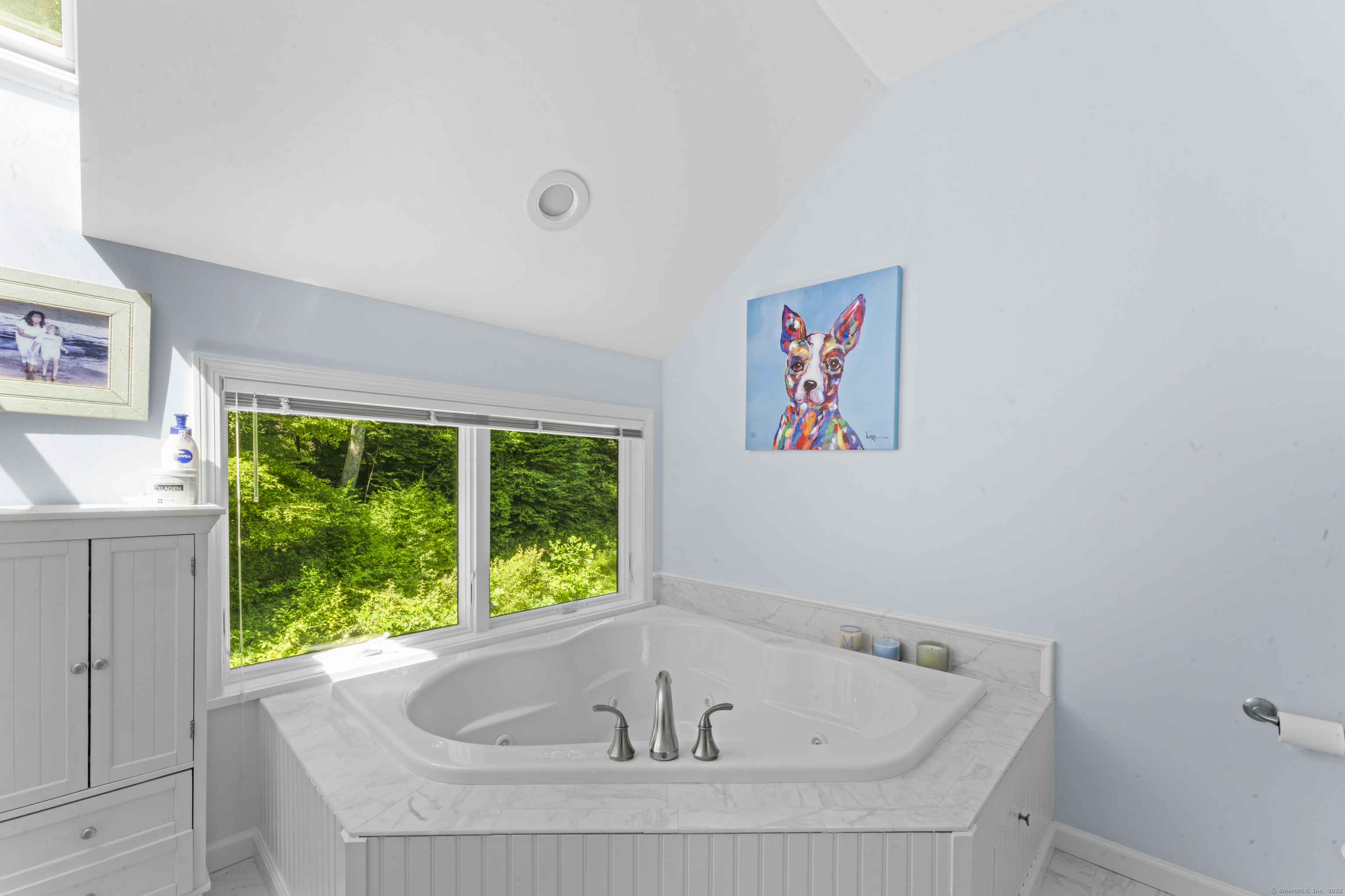 Kent, Connecticut, 06757, United States, 4 Bedrooms Bedrooms, ,5 BathroomsBathrooms,Residential,For Sale,1875282