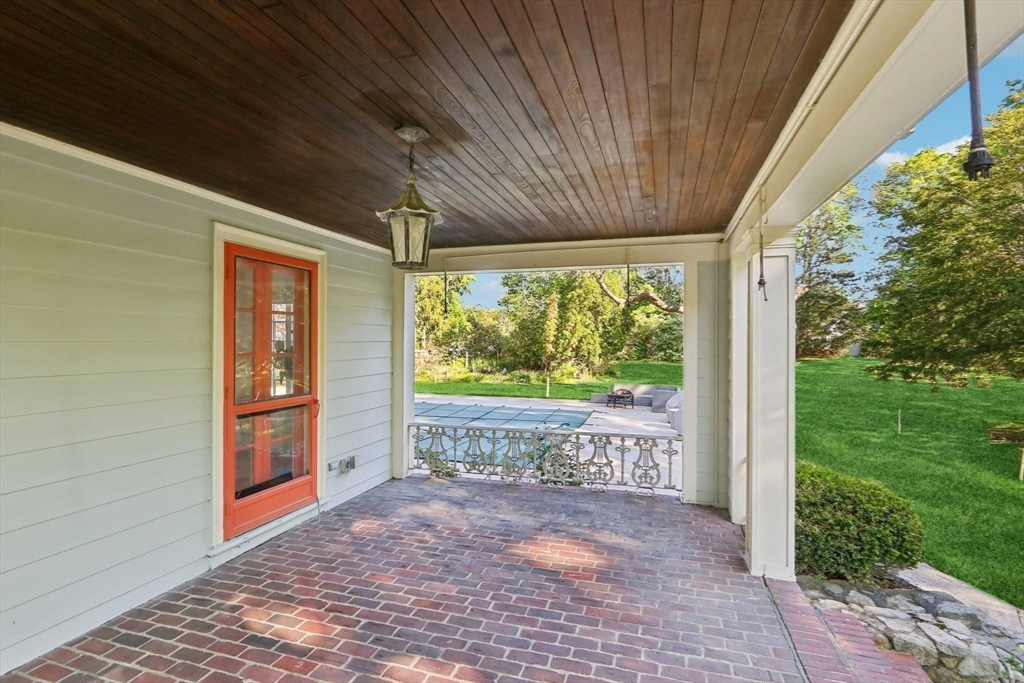 Gloucester, Massachusetts, 01930, United States, 5 Bedrooms Bedrooms, ,5 BathroomsBathrooms,Residential,For Sale,1837944