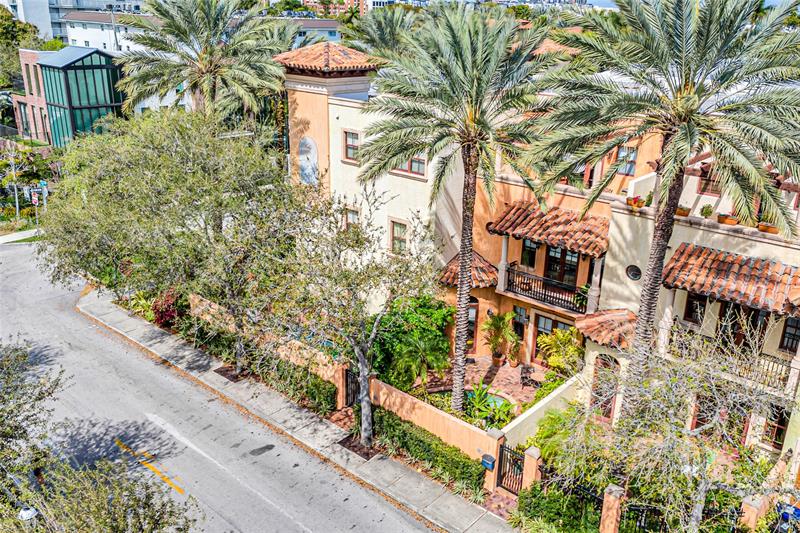 Fort Lauderdale, Florida, 33301, United States, 3 Bedrooms Bedrooms, ,4 BathroomsBathrooms,Residential,For Sale,1947110