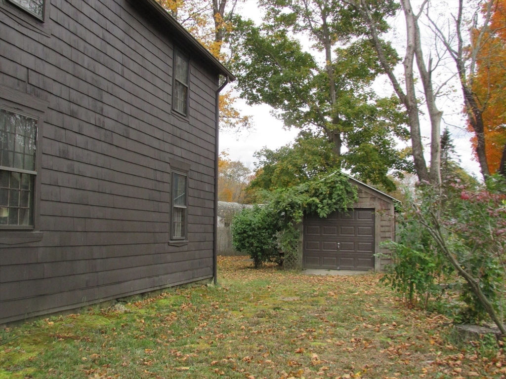 Attleboro, Massachusetts, 02703, United States, 5 Bedrooms Bedrooms, ,2 BathroomsBathrooms,Residential,For Sale,1983996