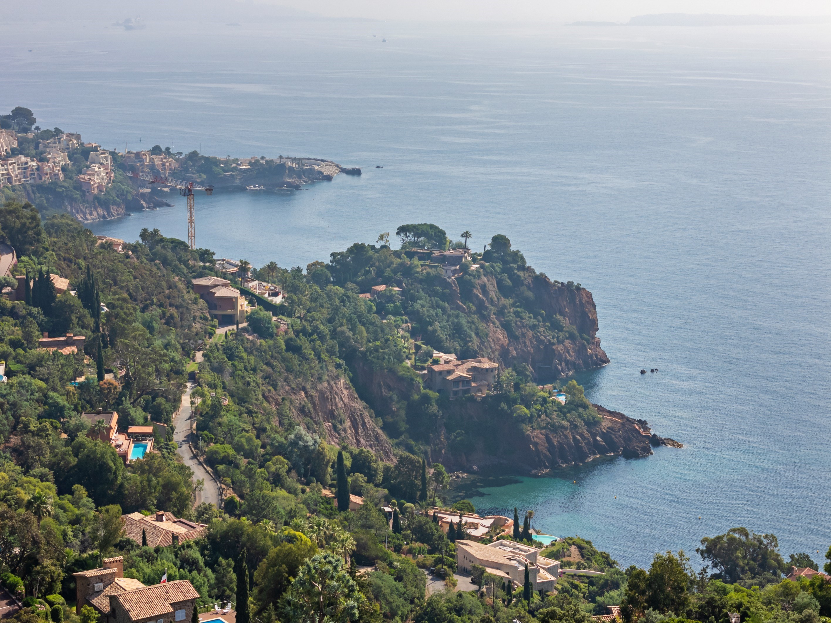  Sea view villa with approved renovation permit in Théoule-sur-Mer - 物件實景