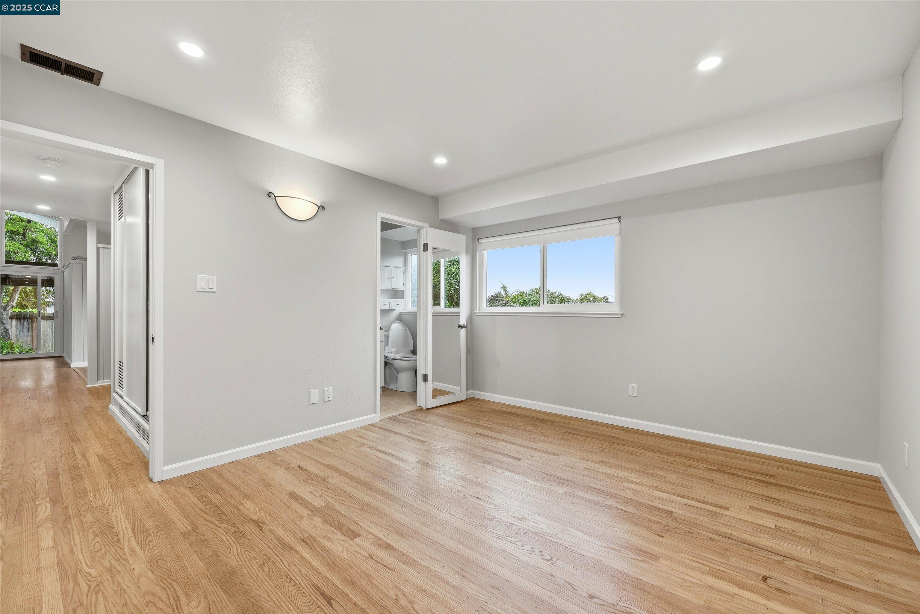 Richmond, California, 94806, United States, 3 Bedrooms Bedrooms, ,2 BathroomsBathrooms,Residential,For Sale,1989695