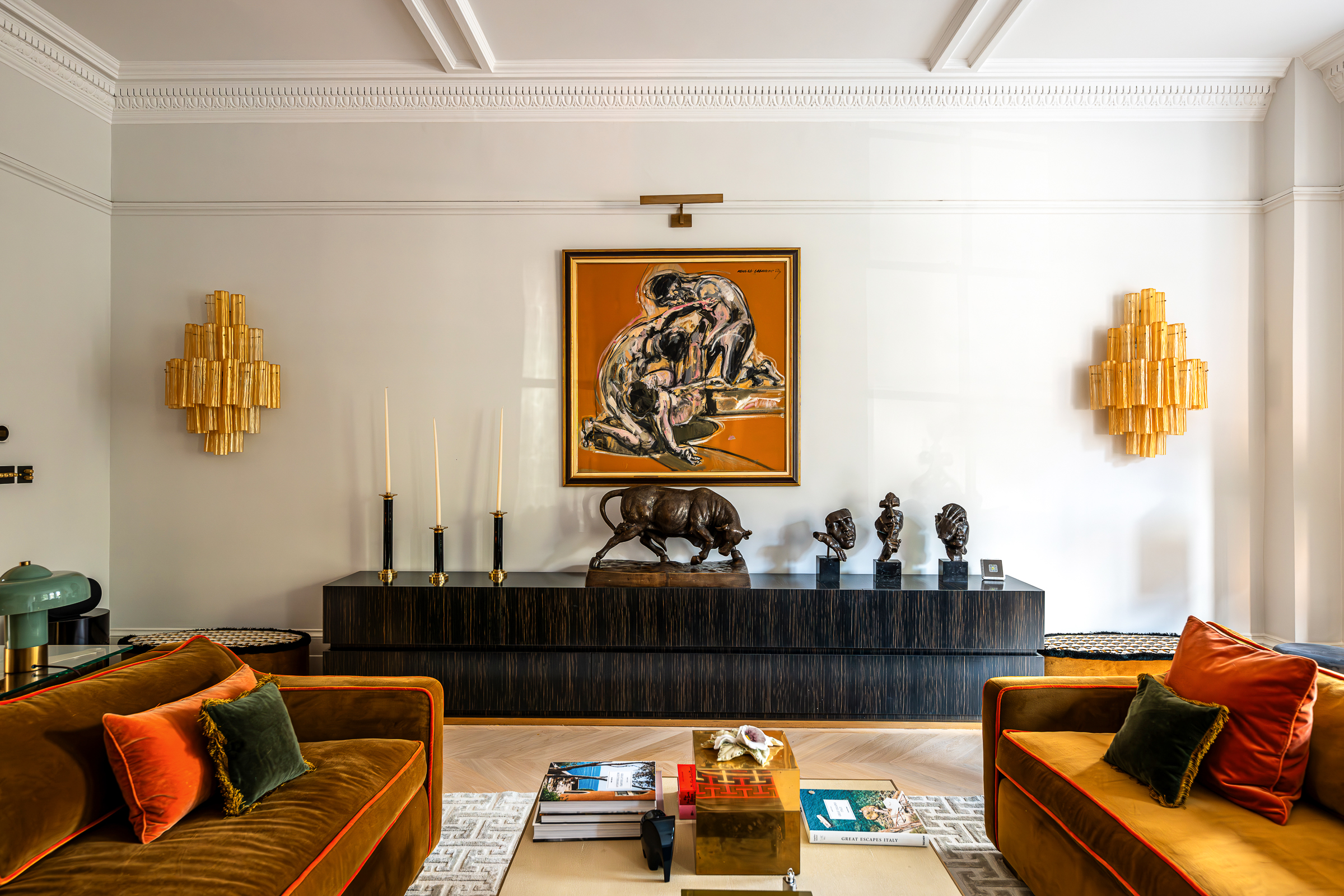 A duplex apartment with grand proportions and garden square views 