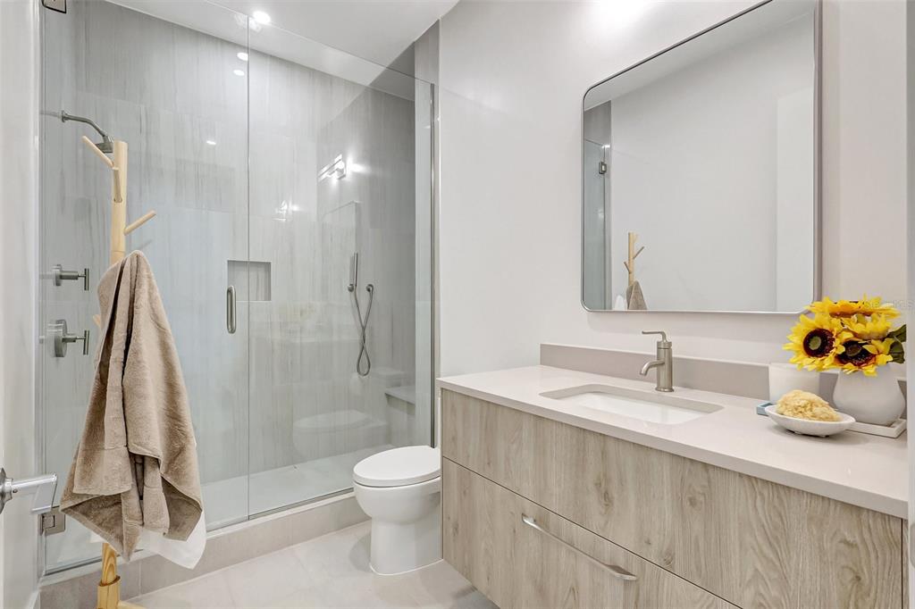 Sarasota, Florida, 34236, United States, 3 Bedrooms Bedrooms, ,4 BathroomsBathrooms,Residential,For Sale,1828539