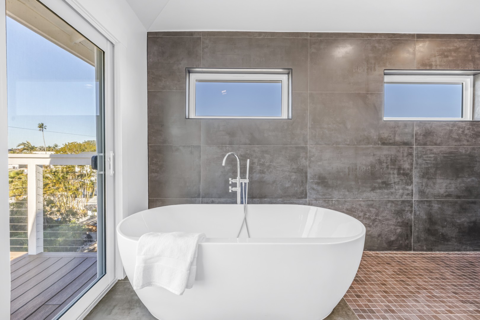 St Petersburg, Florida, 33703, United States, 5 Bedrooms Bedrooms, ,5 BathroomsBathrooms,Residential,For Sale,2013294