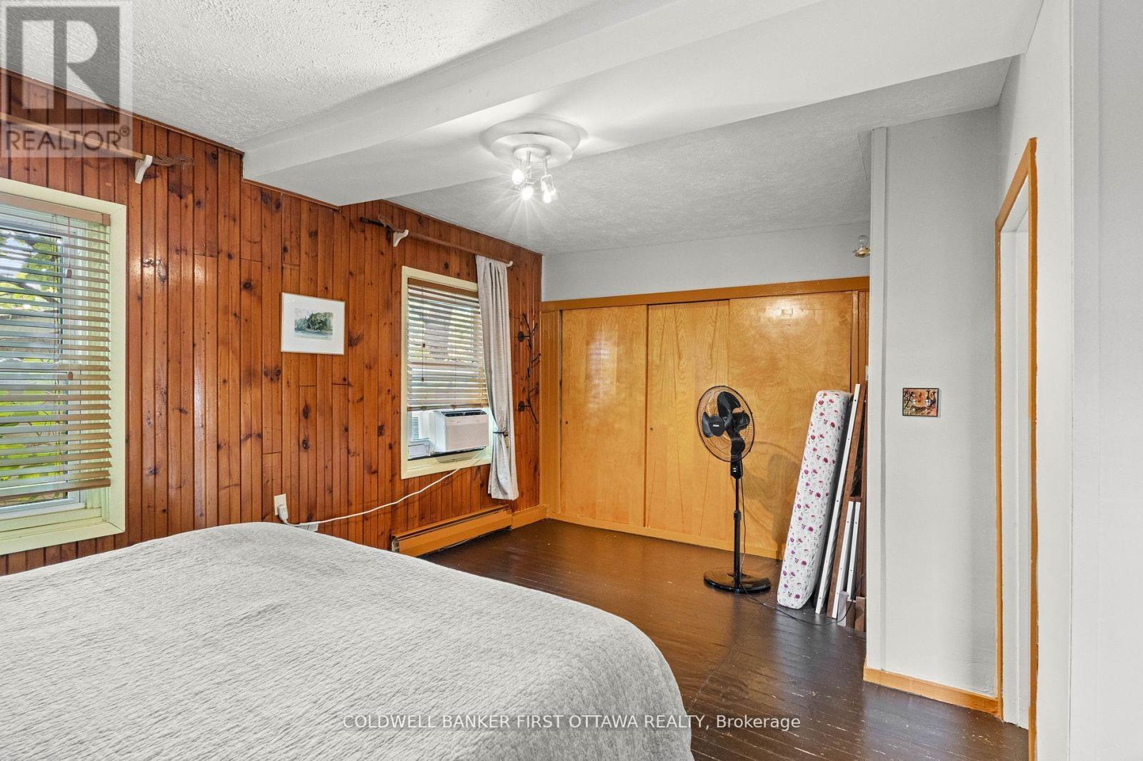 OTTAWA, Ontario, K2B 6Y5, CA, 3 Bedrooms Bedrooms, ,2 BathroomsBathrooms,Residential,For Sale,1903613