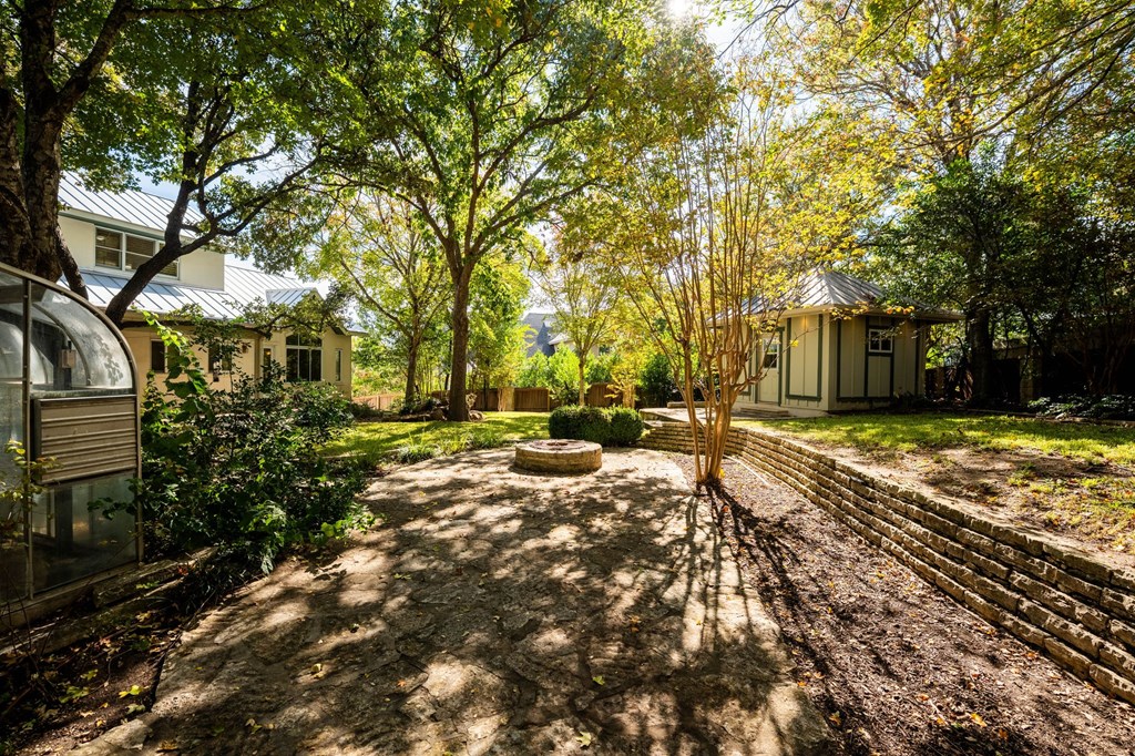 Kerrville, Texas, 78028, United States, 3 Bedrooms Bedrooms, ,5 BathroomsBathrooms,Residential,For Sale,2002478