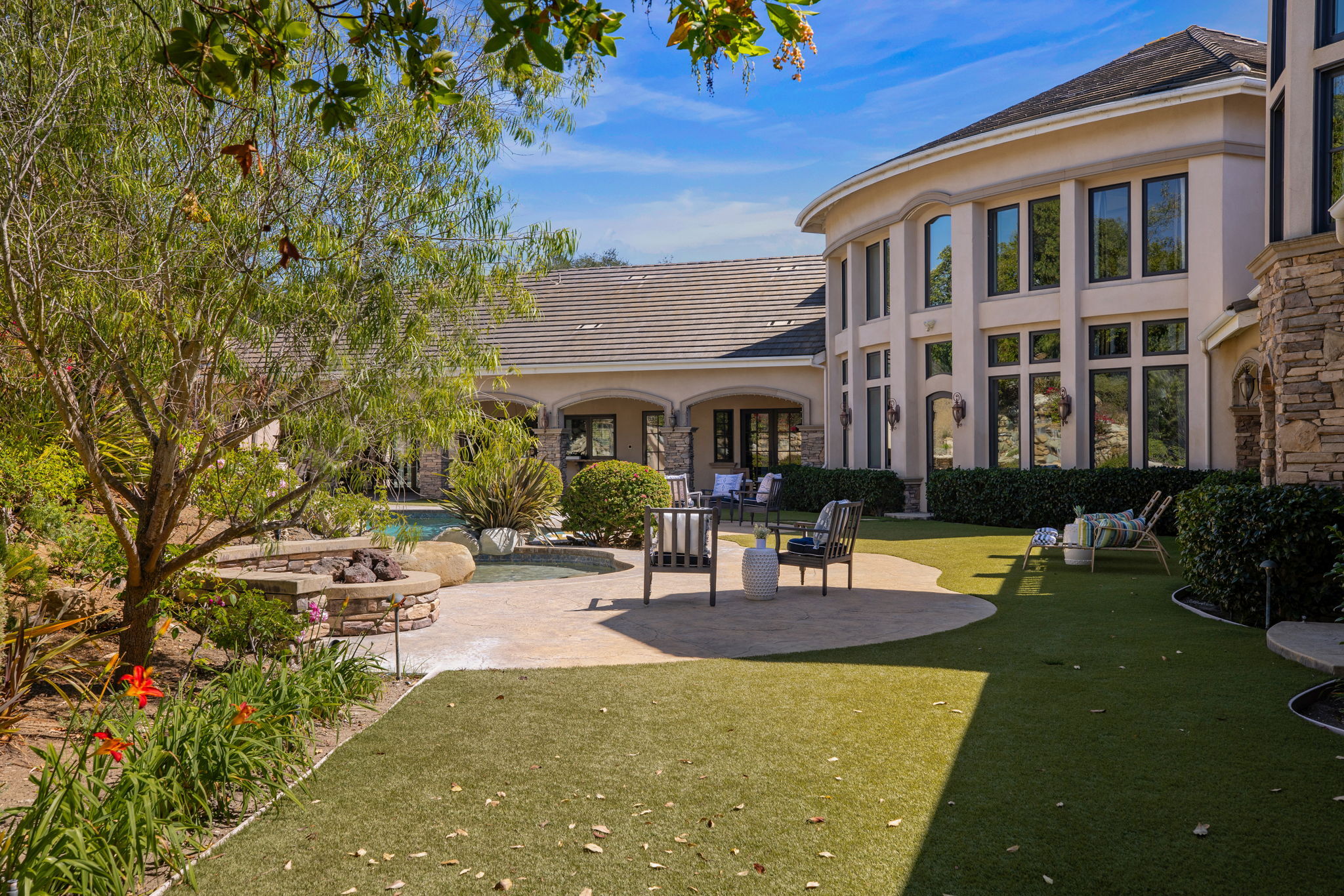  710   Rancho Dos Vientos Dr - 物件實景