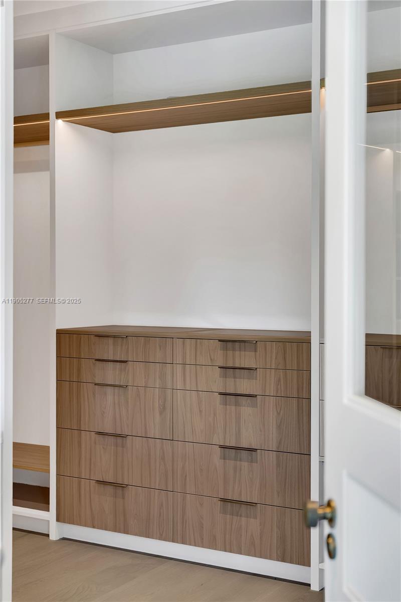 Miami, Florida, 33133, United States, 5 Bedrooms Bedrooms, ,6 BathroomsBathrooms,Residential,For Sale,1996975