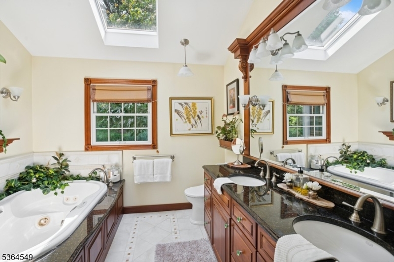 Franklin Twp., New Jersey, 08867, United States, 3 Bedrooms Bedrooms, ,2 BathroomsBathrooms,Residential,For Sale,1926340
