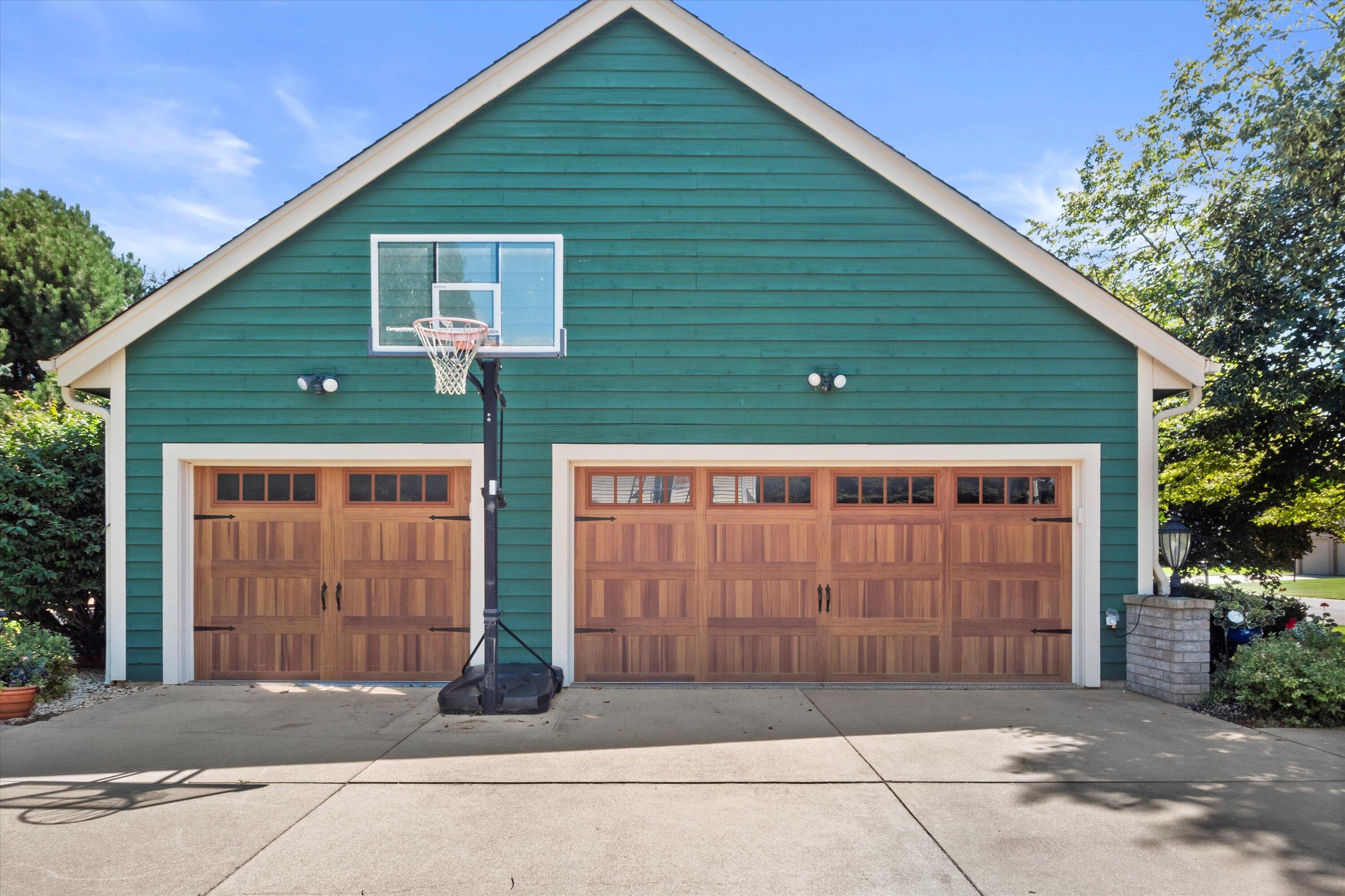 Caledonia, Wisconsin, 53402, United States, 3 Bedrooms Bedrooms, ,3 BathroomsBathrooms,Residential,For Sale,1987324