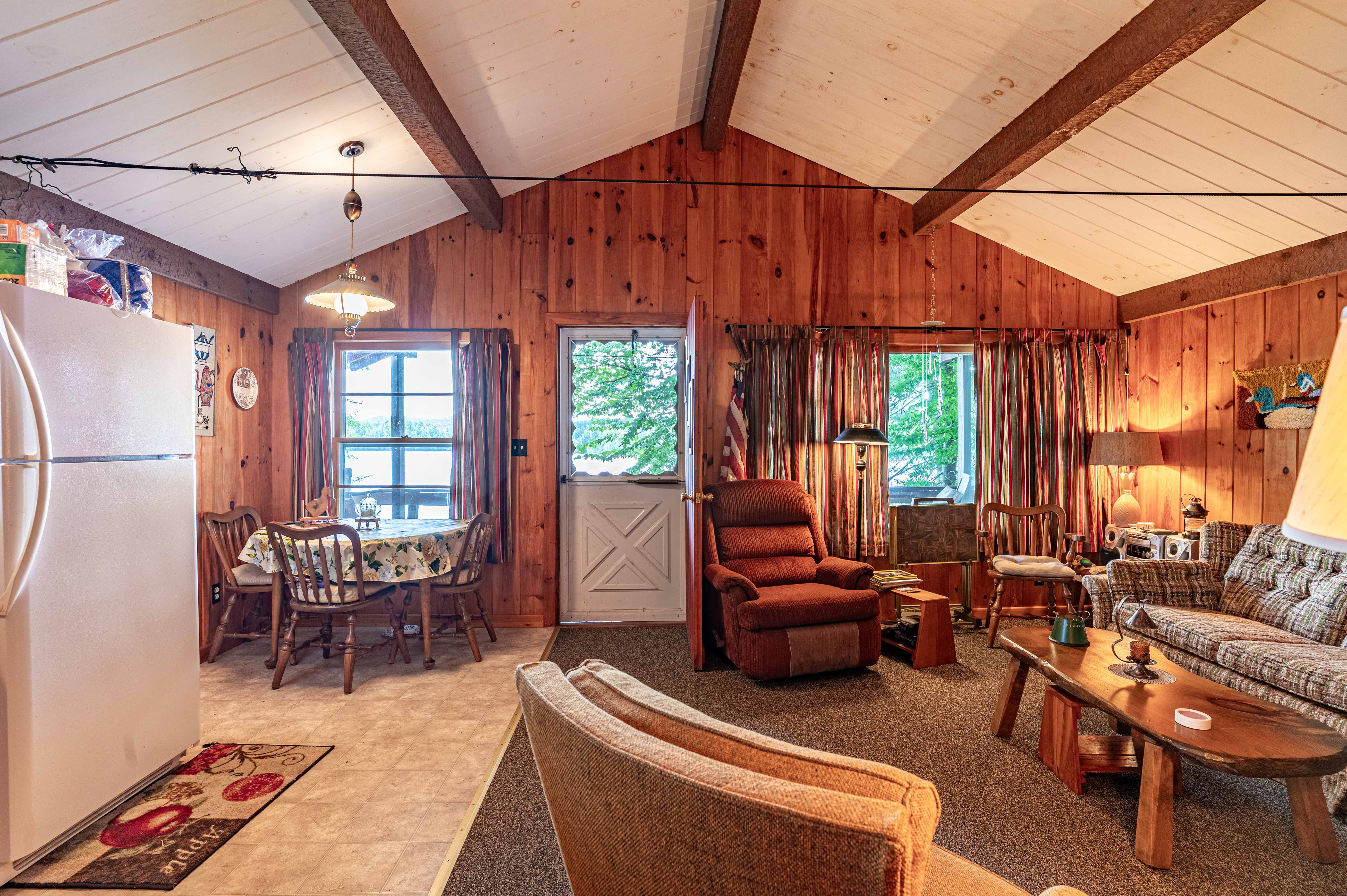  Twin Cottages on 75