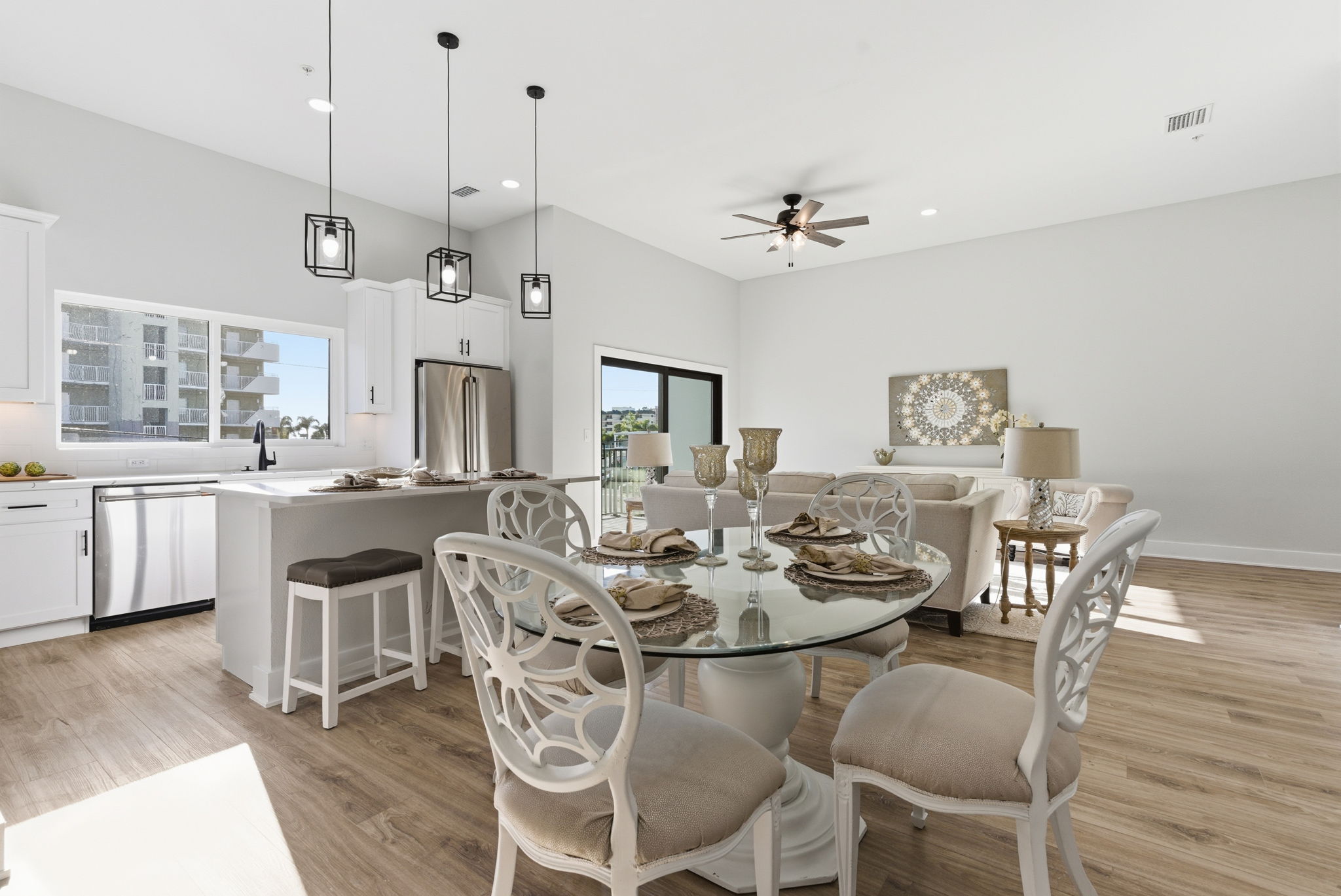 Treasure Island, Florida, 33706, United States, 5 Bedrooms Bedrooms, ,4 BathroomsBathrooms,Residential,For Sale,1887391